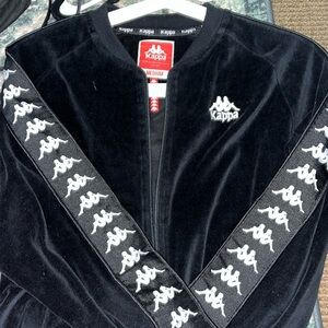 Size M Kappa zip up